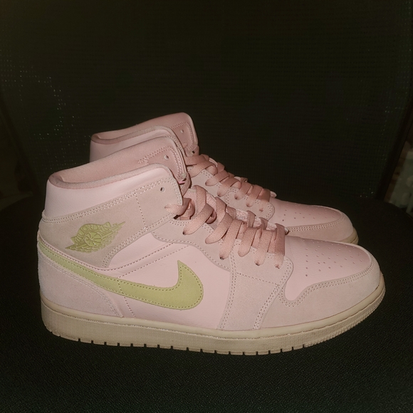 Nike Air Jordan 1 Mid "Coral Gold" - Picture 1 of 4